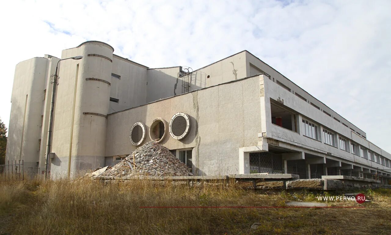 Первоуральск 2025. Дворец водных видов спорта первоуральск. дворец водных видов спорта первоуральск 2025. первоуральск дворец водных видов спорта реконструкция. бассейн первоуральск реконструкция.