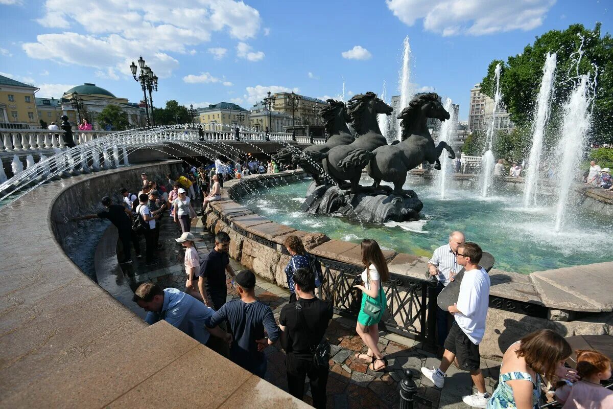 Жара в Москве 2022. Жара в Москве 2010. Жара в Москве 2021. Лето 2010 жара в Москве. Какое лето ожидается в москве