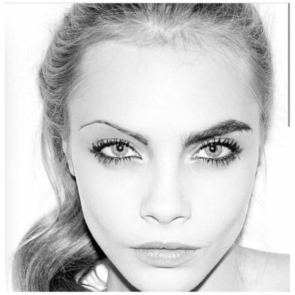 Kendall on Instagram: "German Vogue by @luigiandiango" Kendall jenner face, Kend