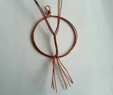С помощью проволоки