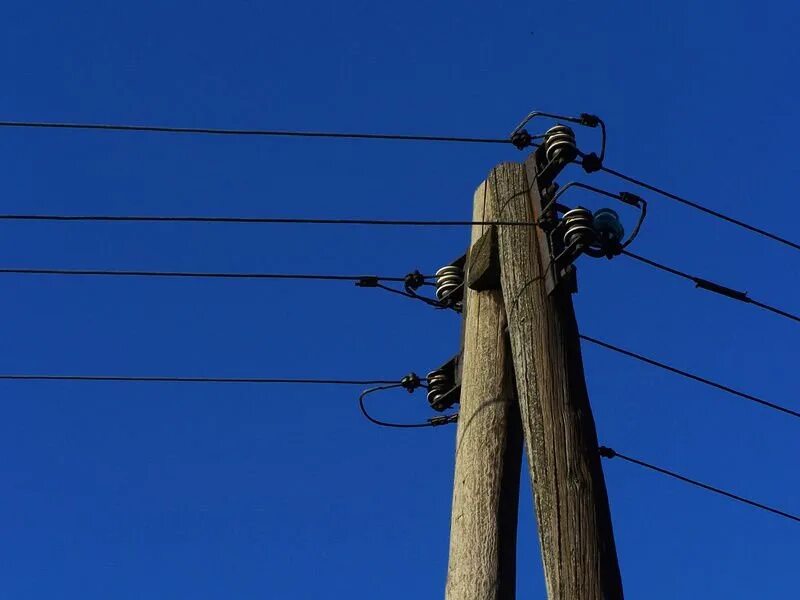 Столб электропередач. Стойка железобетонная св 110-3. Опора лэп. Электрические столбы. Столб электропередач.