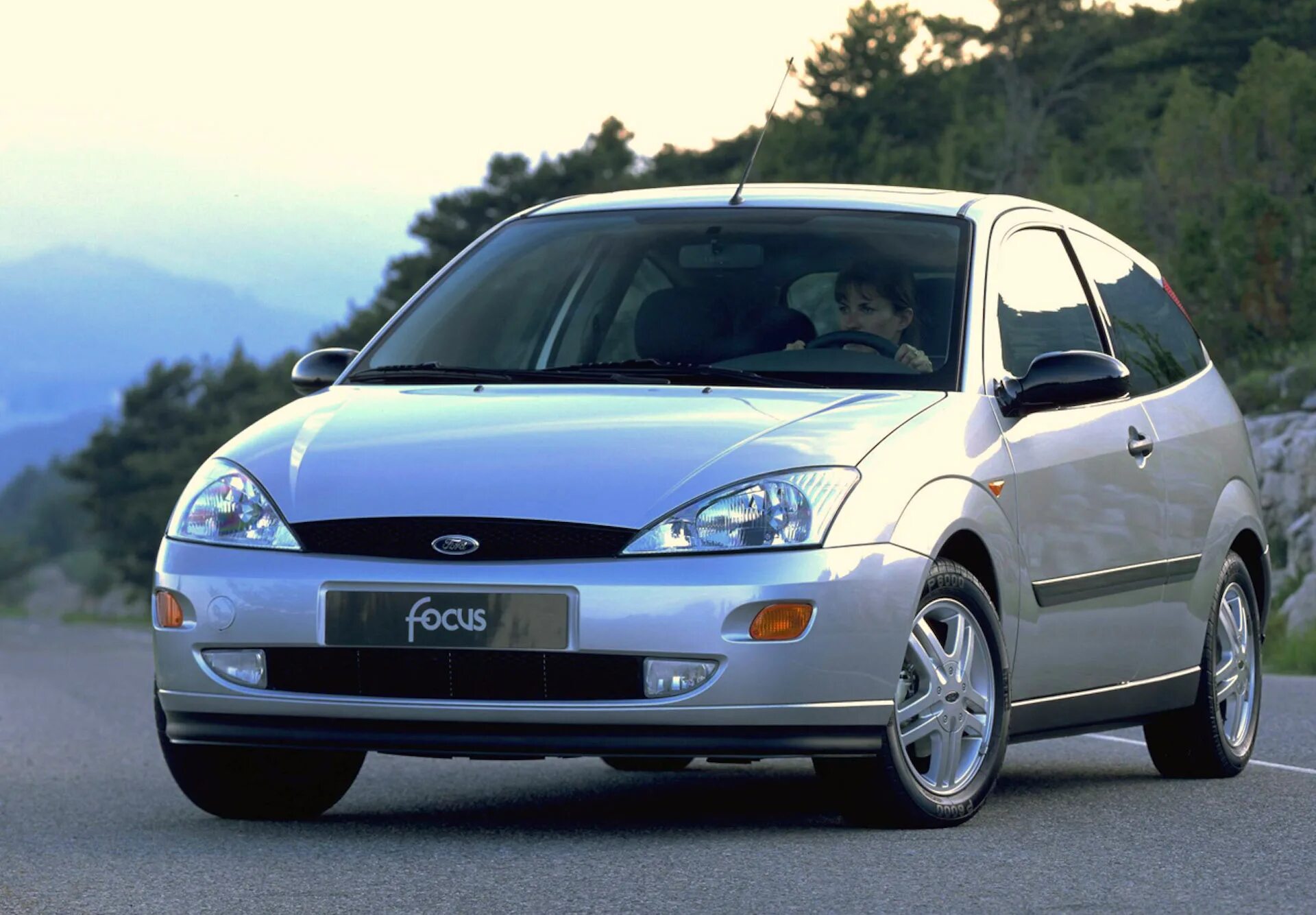 Фокус 1 купить бу. Ford Focus 1998-2004. Ford Focus 1 поколение. Ford Focus 1 хэтчбек. Ford Focus 1 седан.