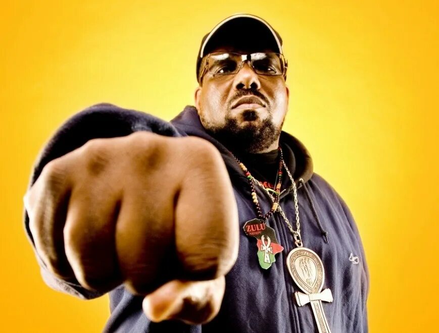 Африка Бамбата. DJ Afrika Bambaataa. Afrika Bambaataa feel the Vibe. Afrika Bambaataa о хип-хоп.