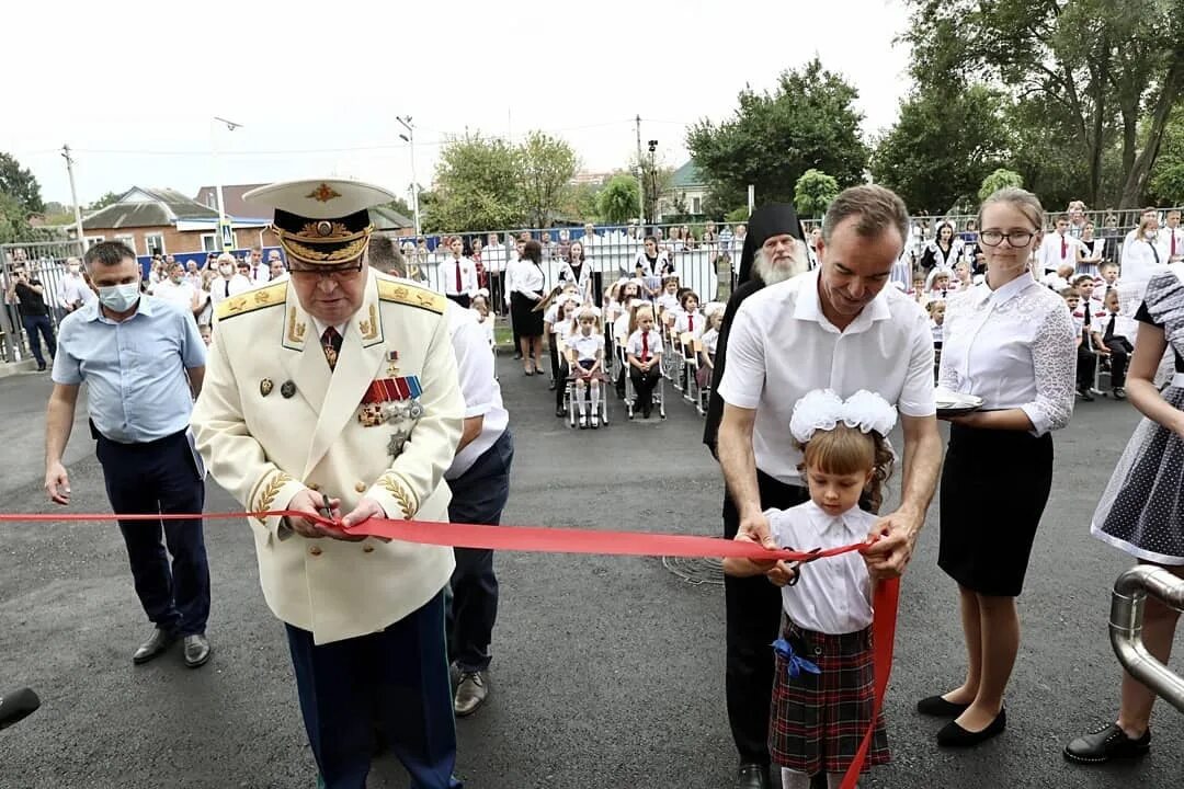 Россия 1 открытие школы. Школа 19 Кореновск. Новая школа 19 Кореновск. Директор Кореновск школы 19. Школа 1 Кореновск.