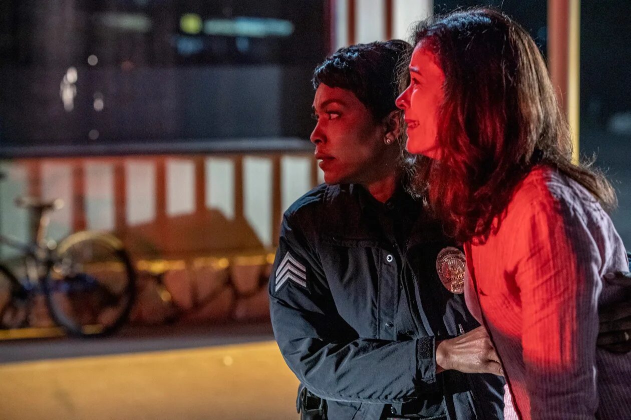 Пожарная служба спасения. 911 служба спасения бакли. Фф служба спасения любви. Фф служба спасения любви. Фильм 911 служба спасения.