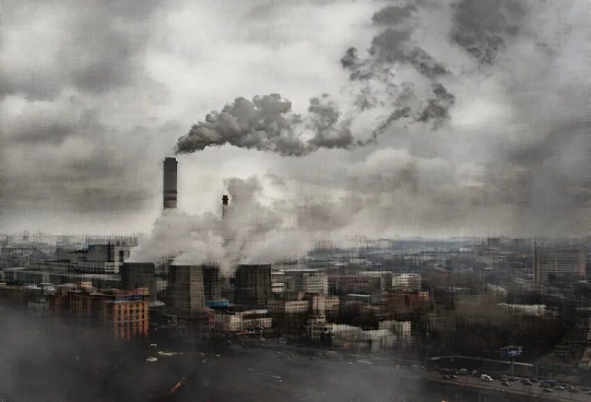 Заводские трубы. Трубы завода дымят. Задымленный город. Саратов загрязнение воздуха. Фабричный дым