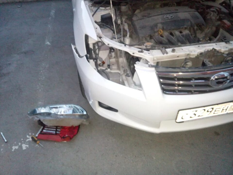 Как снять фару аллион Замена лампочек в габаритах Toyota Allion (T240), 1,8 л, 2003 года электроника
