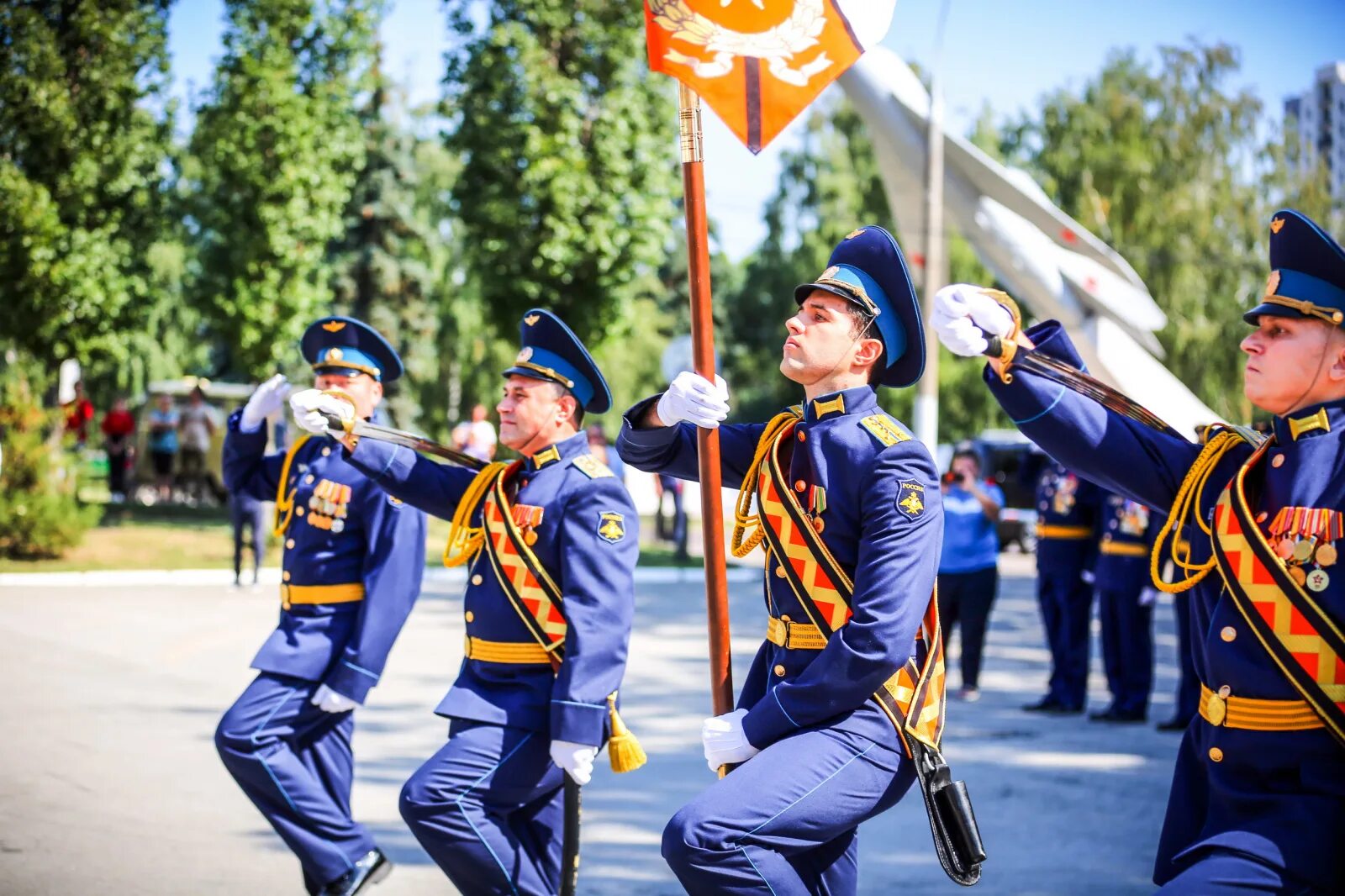 Липецкий авиацентр. Авиацентр Липецк. Военный оркестр Липецкого авиацентра. Аллея Героическая Слава Липецкого авиацентра. Какой космонавт проходил обучение в липецком авиацентре