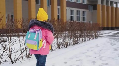 Тратить на дорогу в школу