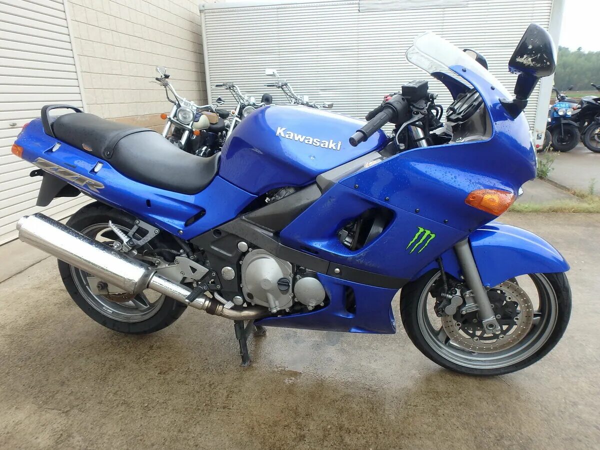 Zzr 400 красный. Кавасаки ззр 2. Кавасаки zzr 2. Кавасаки ззр 400. Kawasaki zzr 400.
