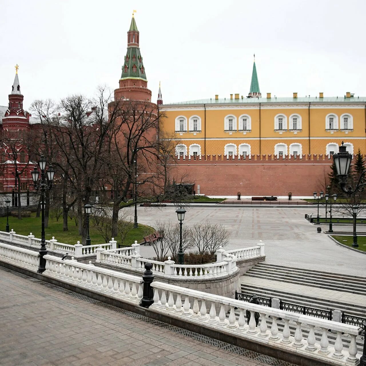 Содержание александровский сад 3. Александровский сад москва. кремль александровский сад. александровский сад моска. сад кремля в москве.