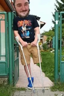 Без рук без ног а дерево гнет
