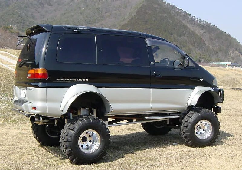 Купить авто полный привод на авито. Mitsubishi Delica 4wd. L400 Mitsubishi 4x4. Mitsubishi Delica 4x4 2000. Mitsubishi Delica 4.