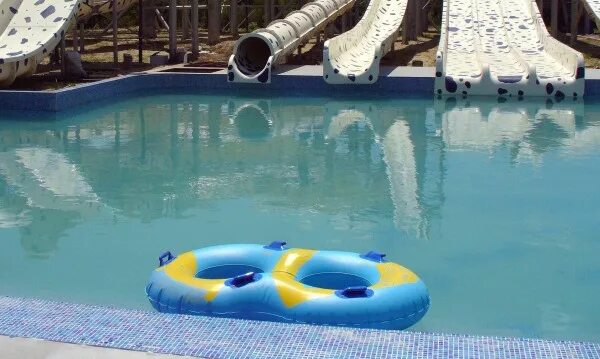 Капитошка гуково. Аквапарк гуково. Aquapark аквапарк одесса. Аквапарк гуково. Отель с аквапарком.