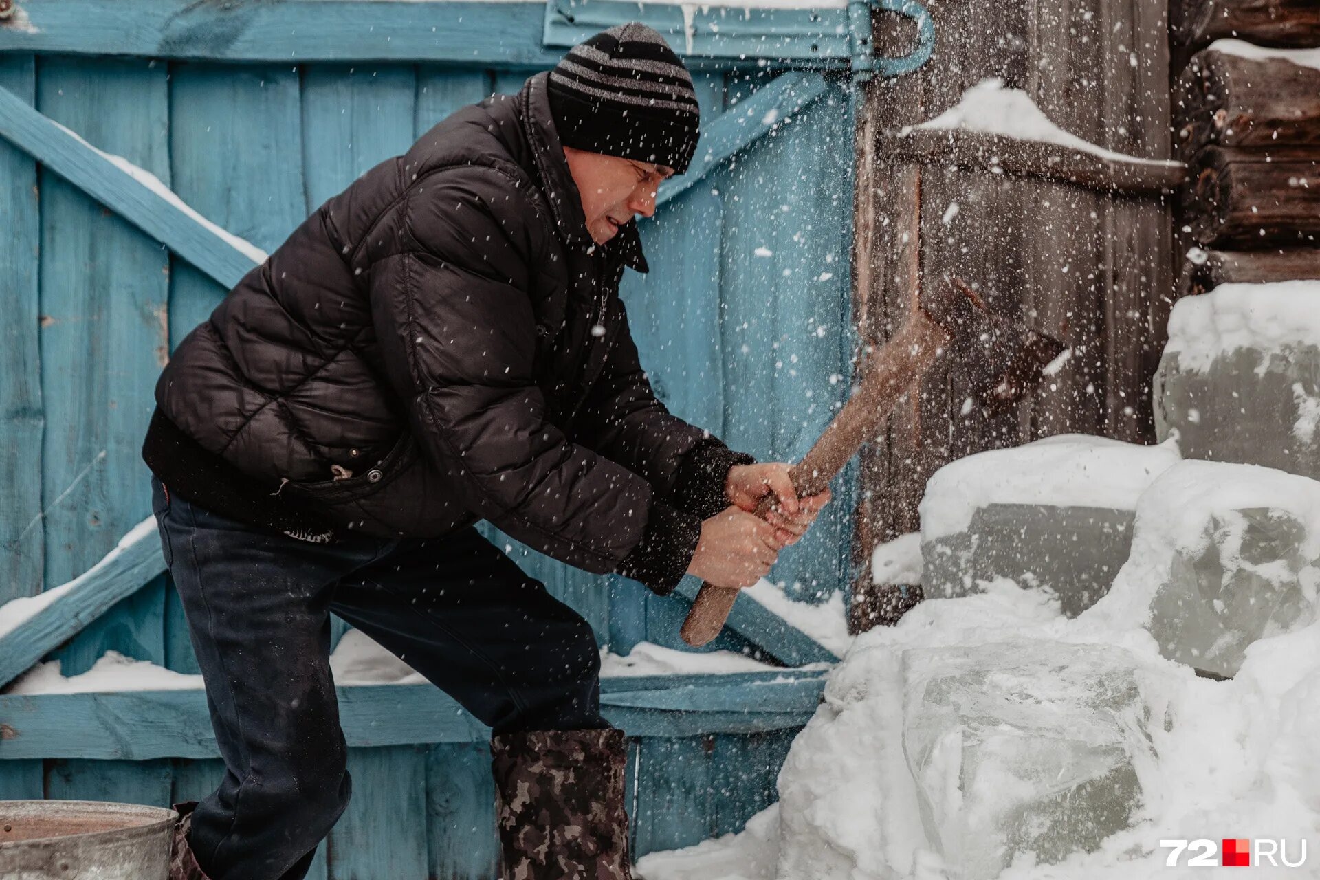 Растопить лед водой. Растопка льда. Топим лед. Топится льда. Растопить лед.