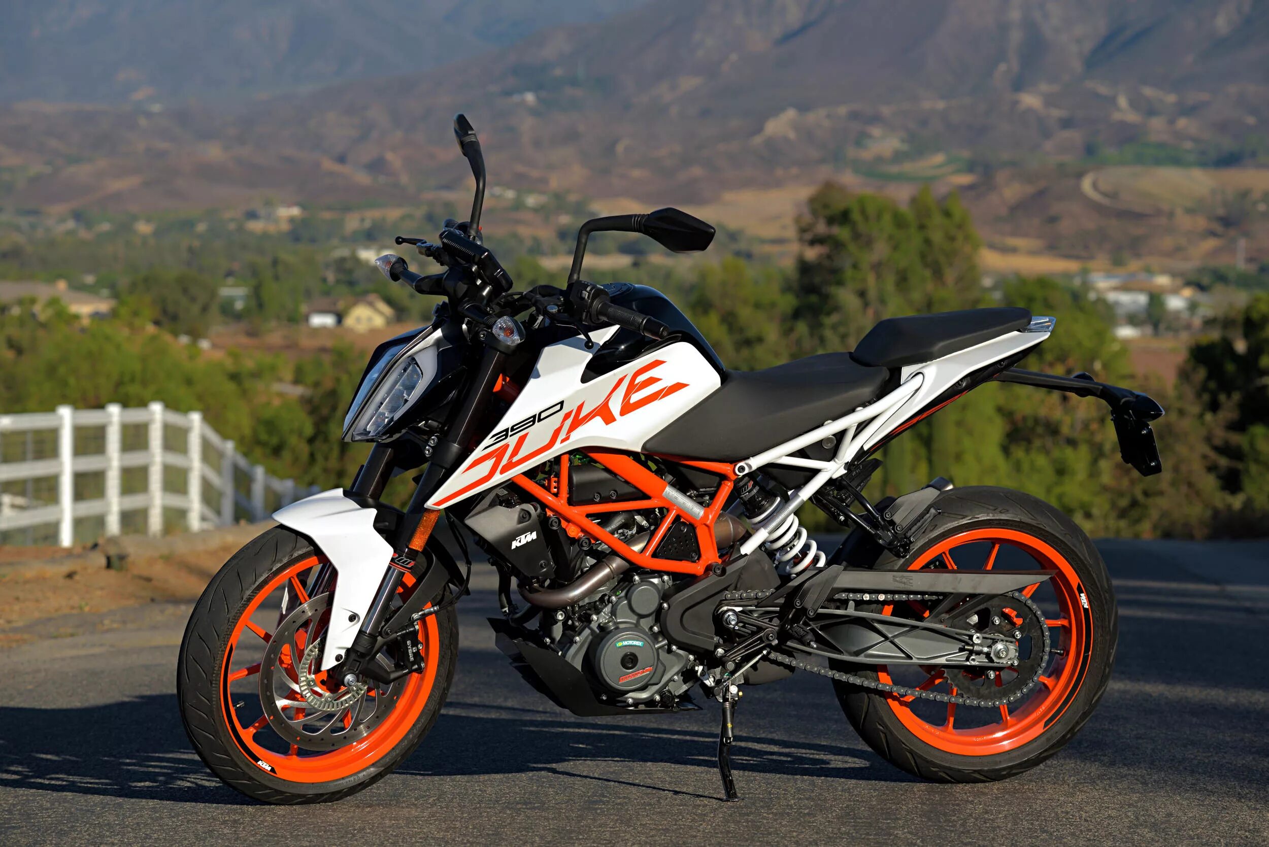 КТМ Дюк 390. Мотоцикл KTM Duke 390. KTM Duke 390 2018.