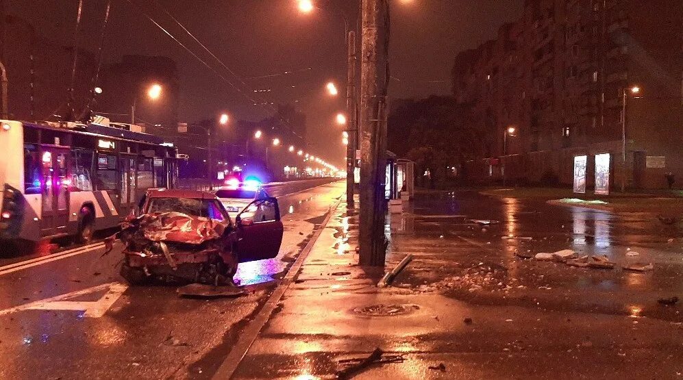 Дтп ленинский проспект. Массовая авария в москве. Авария в туле на проспекте ленина. Авария на ленисском про. Дтп воронеж на ленинском проспекте.