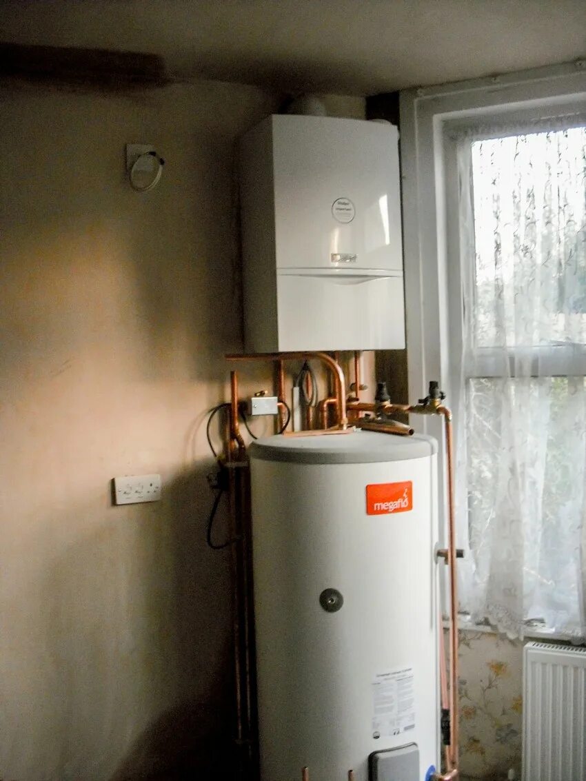 Оборудование котельной в частном доме. Газовый котел сатурн. Котел дровяной 150 квт. Газовый котел для отопления. Монтаж отопления краснодар.