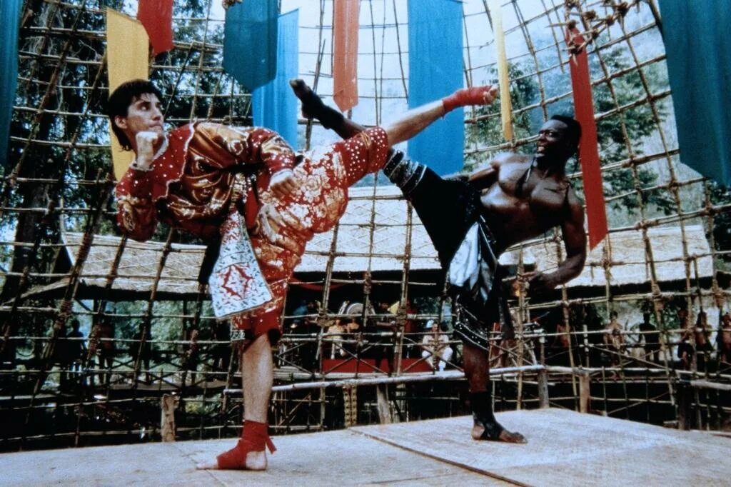 брюс ли. кулак ярости фильм 1972. боевые искусства 90 х. нунчаки брюс брюс ли. фильмы про карате 90-х.