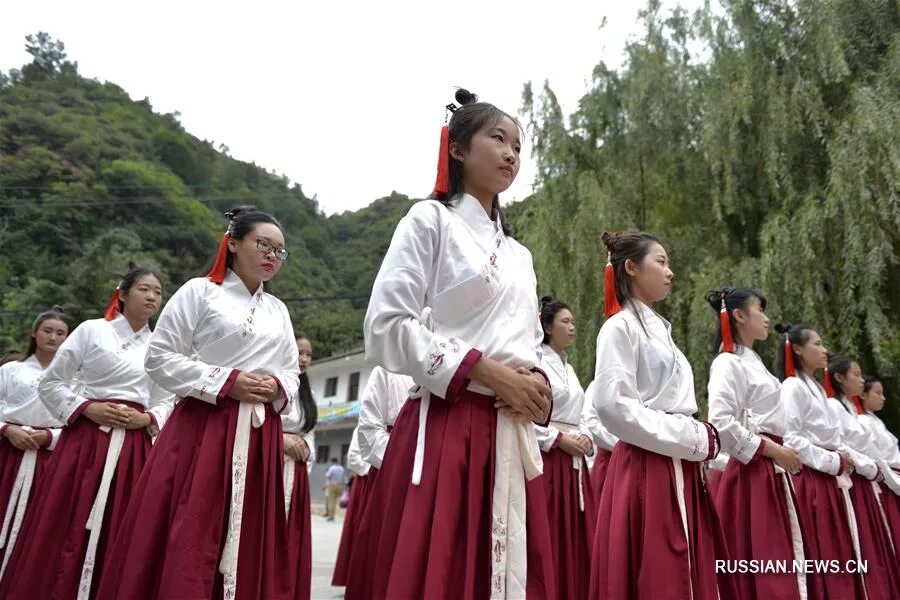 Северный китай люди. Монголоиды (азиатско-американская раса. Тхару тибет. Тибетцы. Северные китайцы внешность.