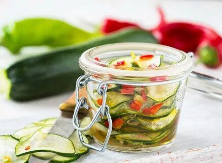 Кабачки маринованные с перцем