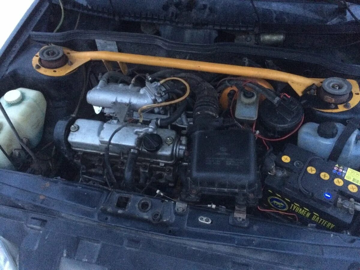 Неровно работает двигатель ваз. Ваз 2112 под капотом. Ваз 2114 1. Нива шевроле троит двигатель причины. Неровно работает двигатель ваз.