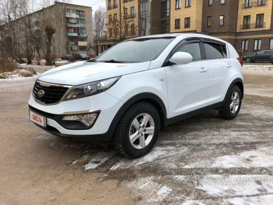 Спортейдж 3 Рестайлинг белый. Киа Спортейдж 2015 Рестайлинг. Kia Sportage 3 белый в снегу. Kia Sportage III Рестайлинг 2.0 at (150 л.с.) белый с пробегом от собственника. Спортейдж 3 рестайлинг купить