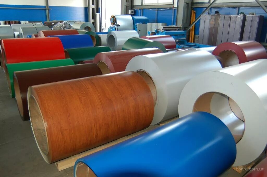 плоский лист полиэстер 25 мкм стандарт 0,45 мм. стальной лист с полимерным покрытием. лист оцинкованный 0. рулон с полимерным покрытием 1,6х1250 мм ral 1014. Greencoat pural bt.