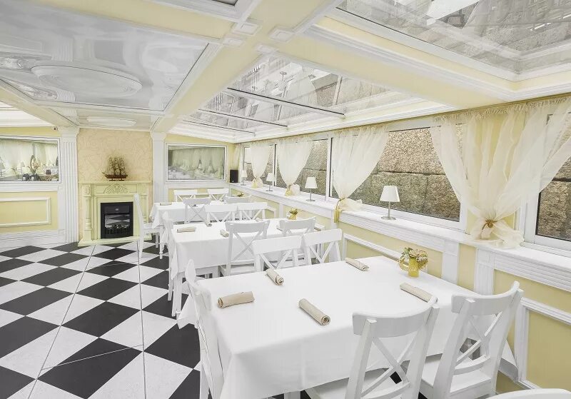 Теплоход грация свадьба отзывы спб. Грация спб. Грация спб. Теплоход грация санкт-петербург. Украшения свадебного стола на теплоходе грация.