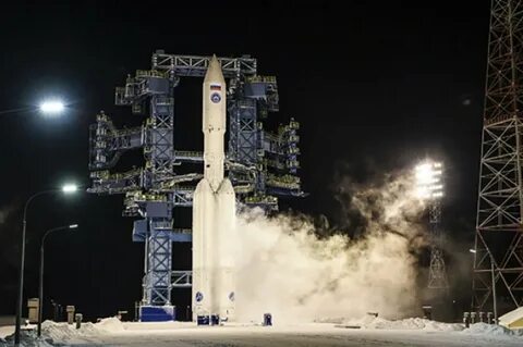 Первый полет с какого космодрома