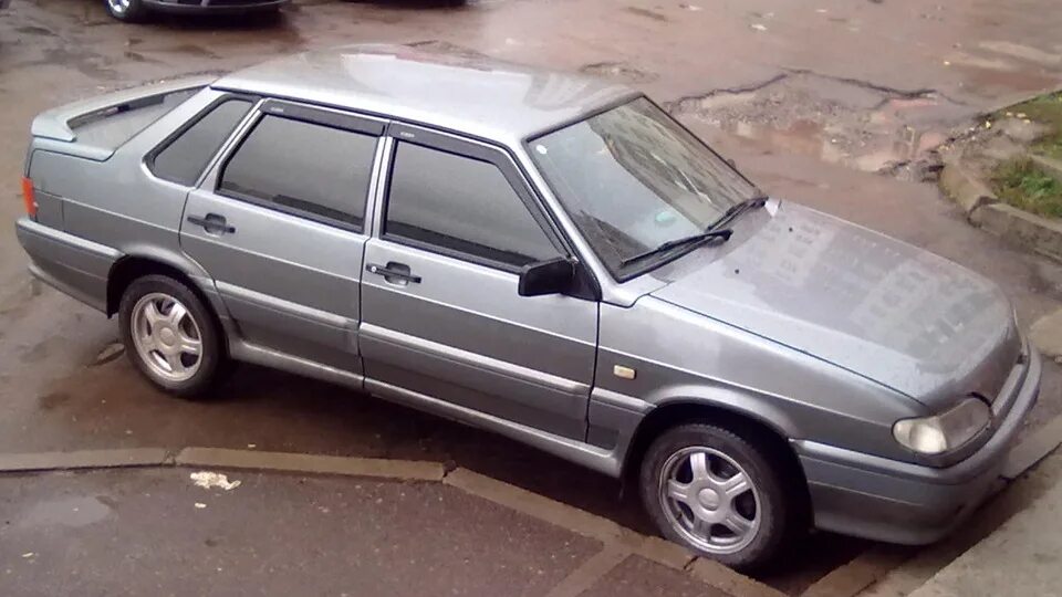 Купить б/у Lada (ВАЗ) 2115 1997-2012 1.6 MT (81 л.с.) бензин механика в Москве: 