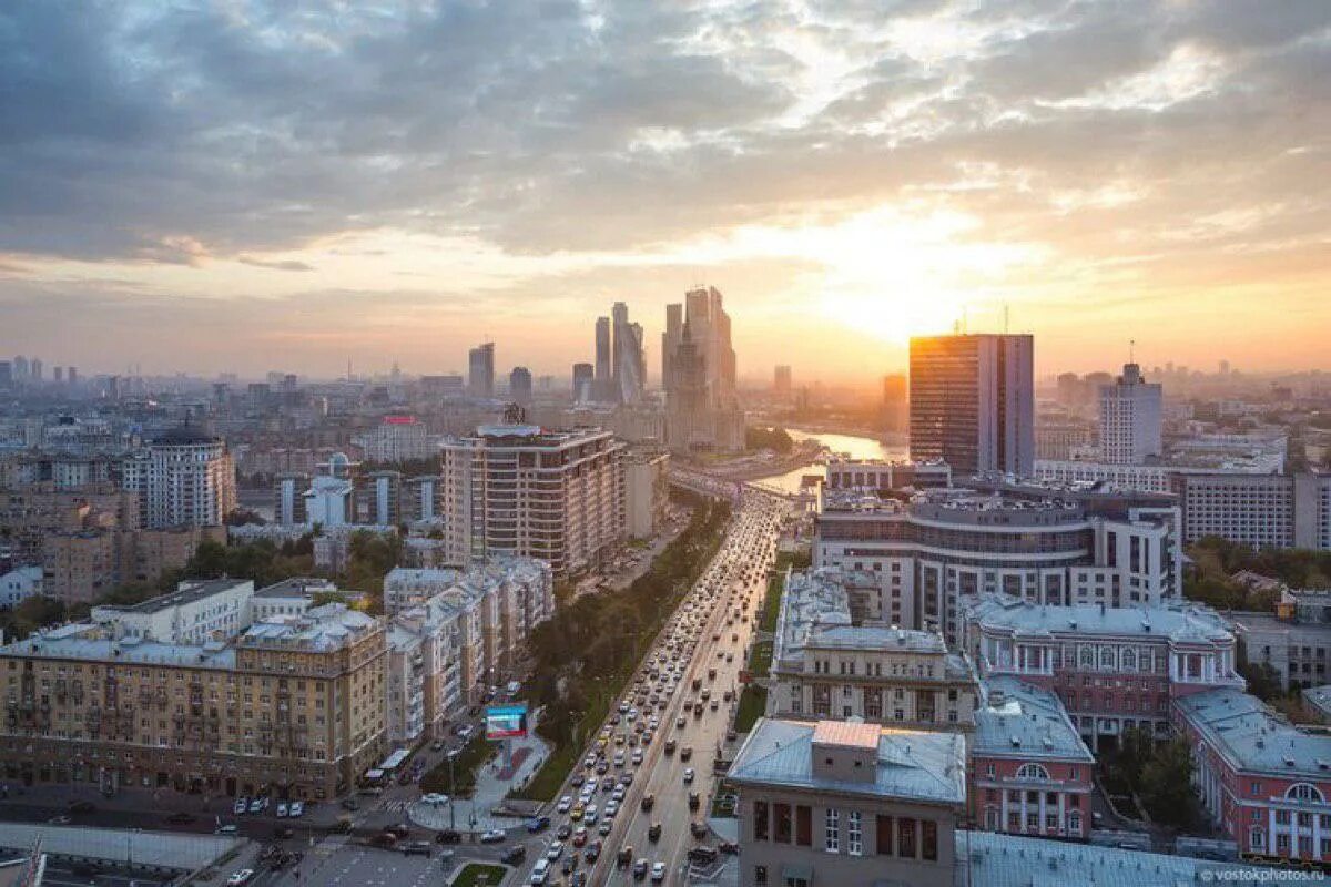 Приличный город. Москва. Москва высотка на Котельнической набережной. Новые виды Москвы. Современная Москва.