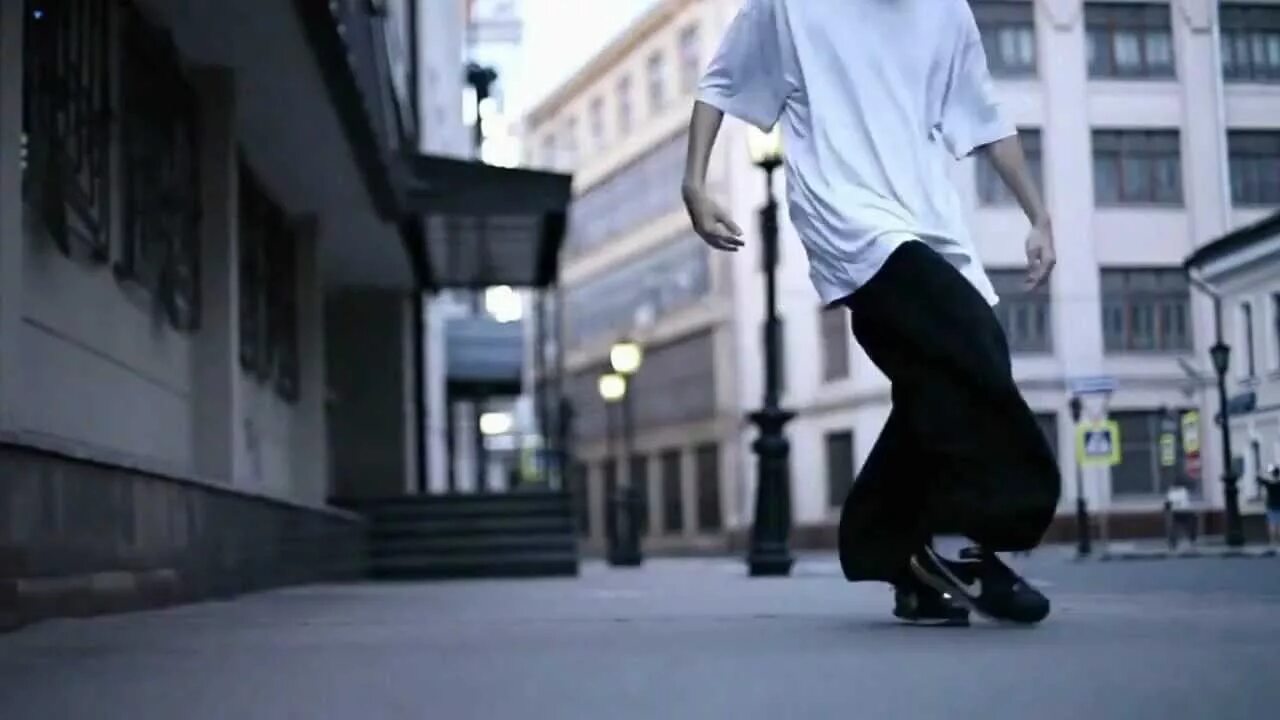 Crip walk. Крипс c walk. crip walk танец. c-walk и crip walk. c-walk танец банды.