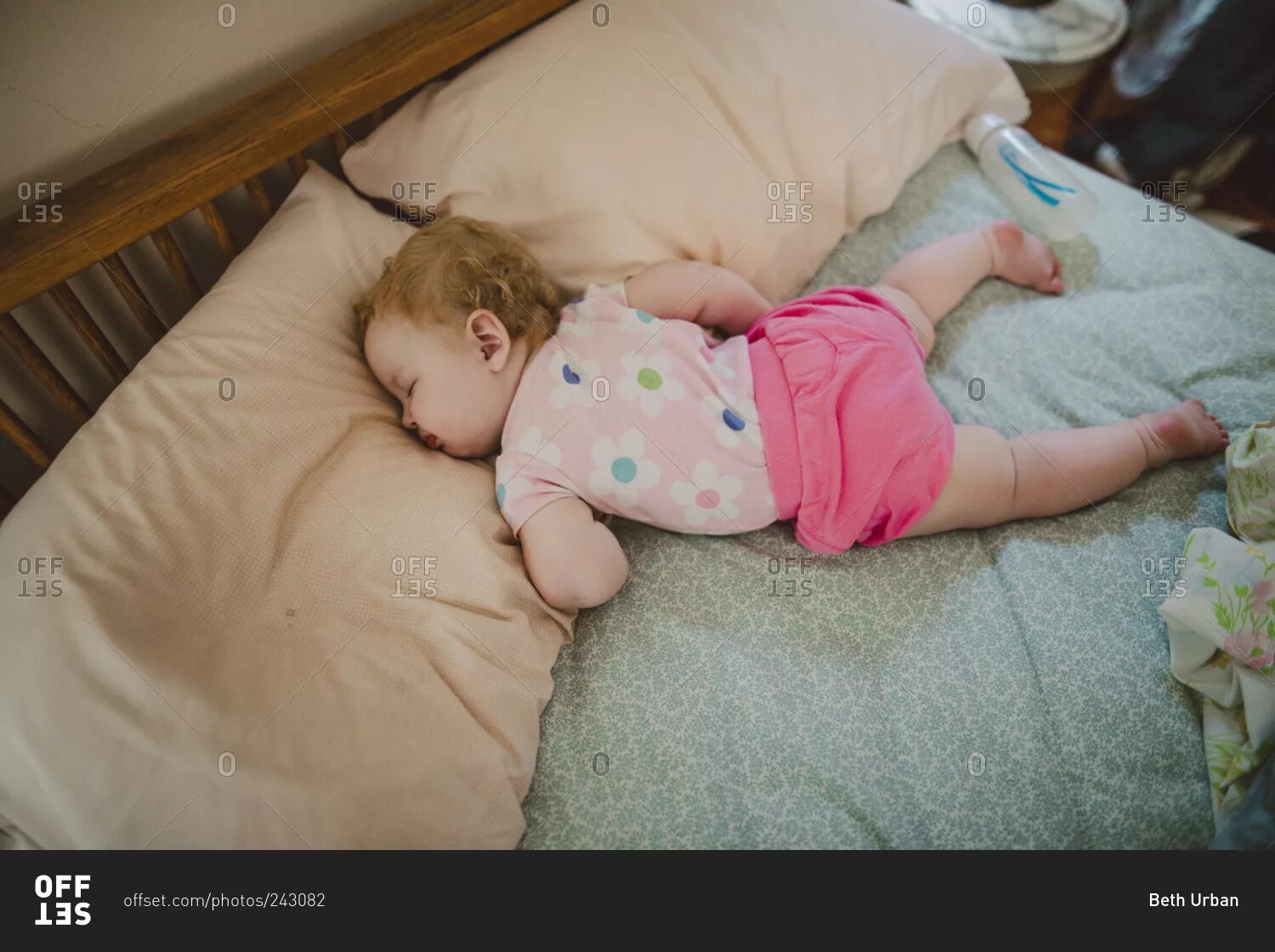 Baby feet. Newborn back baby. Sleeping baby. Детишки. С рождением малыша!.