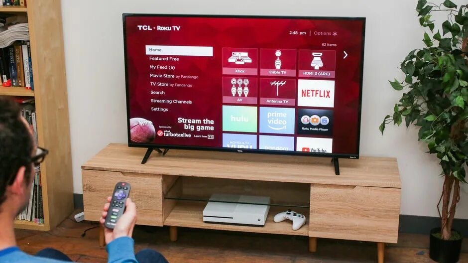 Лучший бюджетный телевизор 50. TCL Smart TV. TCL 43 Smart. Лучший бюджетный телевизор.