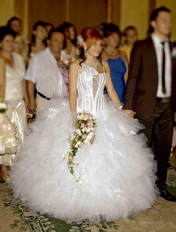 Куплю платье бу. Свадебные платья 2000. Модные Свадебные платья 2000. Свадебное платье 2000г. Платье на свадьбу 2000 годов.