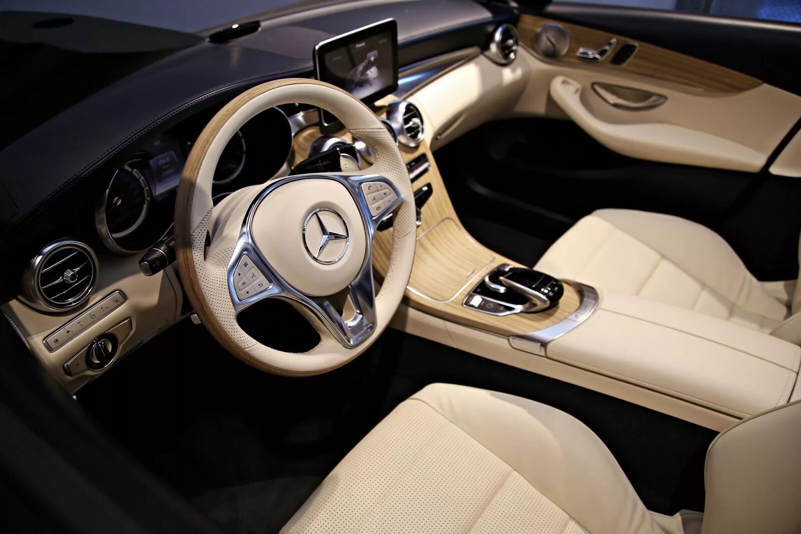 Мерседес салон внутри. Mercedes c-class Cabriolet салон. Mercedes c class w206 Interior. Mercedes Benz 2016 Interior. Mercedes c class 2015 Interior.