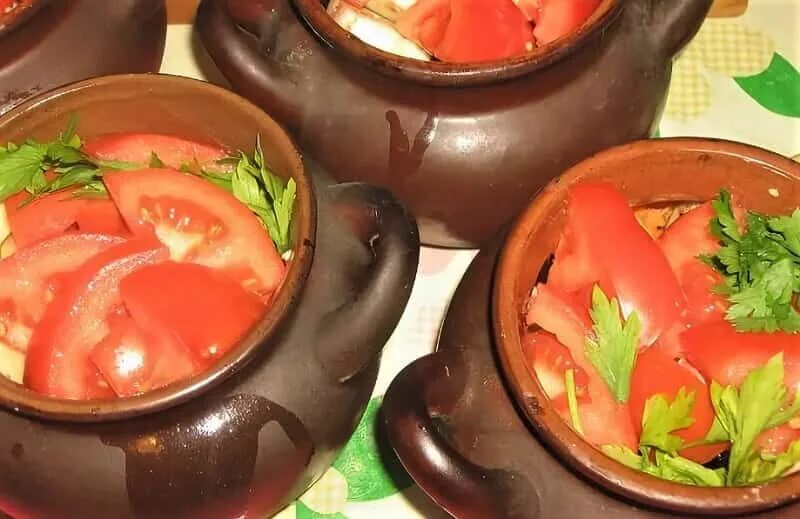 Перец фаршированный с хмели сунели. Чанахи от мэри. Жаркое в горшочках. Мясо в горшочках. Чанхи.