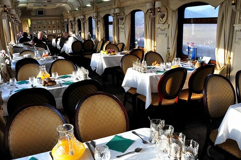 Dining car. Турпоезд золотой Орел Люкс. Поезд Golden Eagle («золотой Орел»). Транссибирский экспресс золотой Орел. Голден игл Транссибирский экспресс.