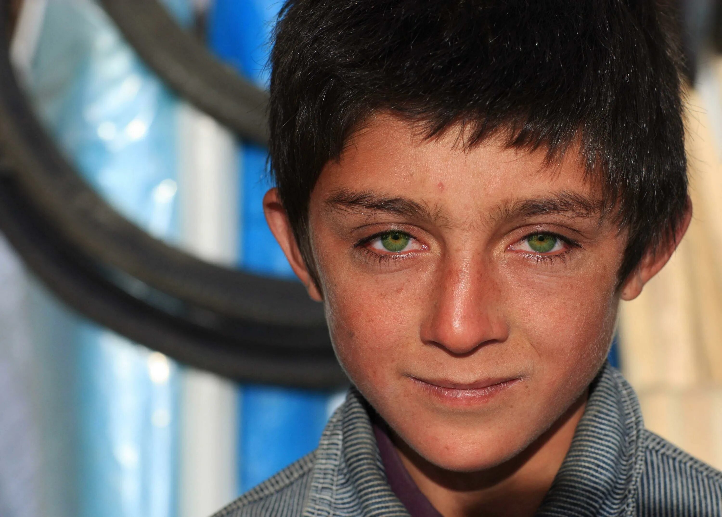 Ребенос зелеными глазами. Green eyed boy. Boy eyes. Green eyed boy. Boy with green eyes.