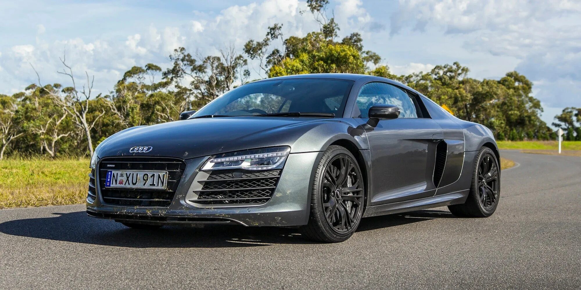 В 2015 году выпустили. Audi r8 v10 2015. 2016 Audi r8 v10 Plus. Audi r8 v10 Plus 2015. Audi r8 v10 Plus серая.