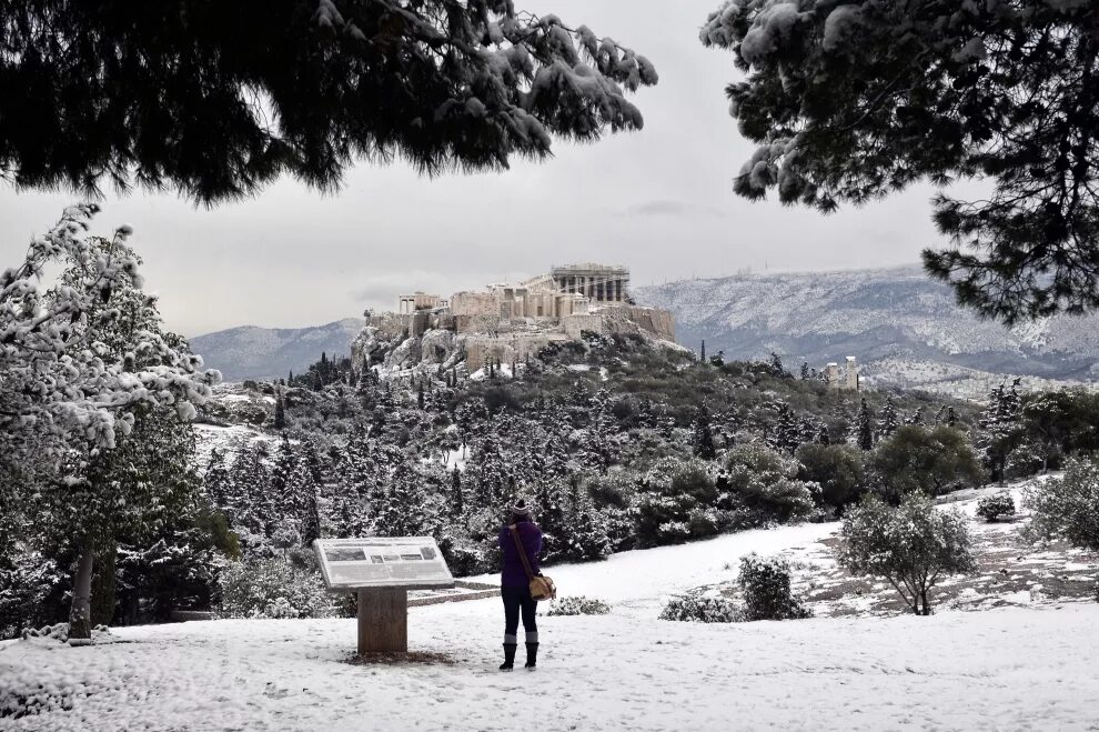 Афины климат. Зима в Афинах. Снег в Афинах. Афины зима снег.
