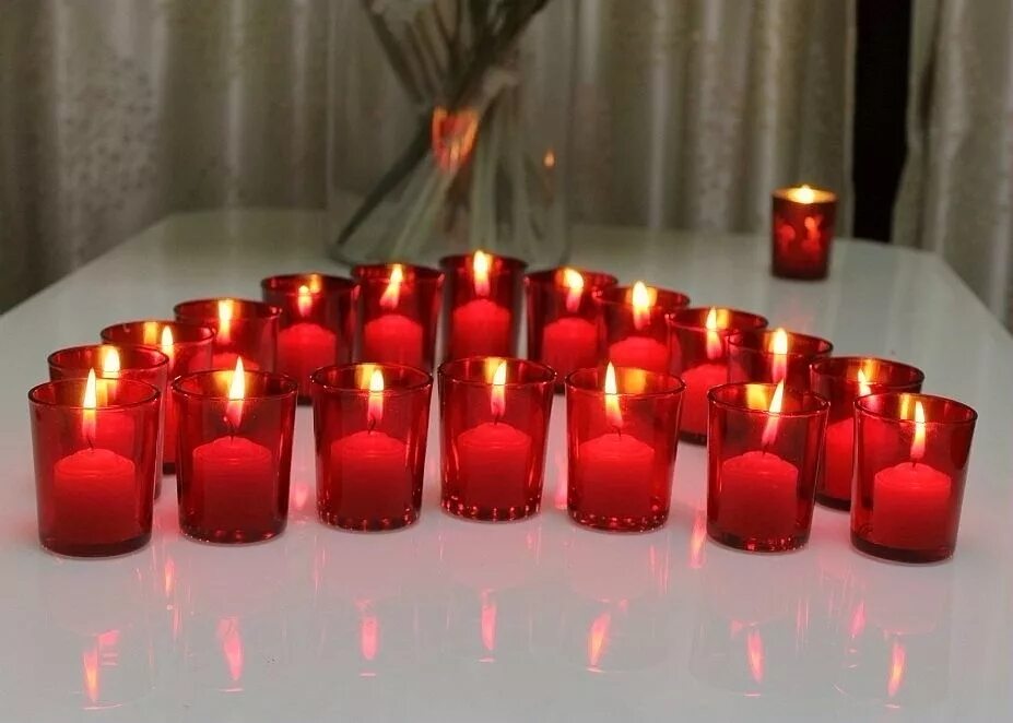 Красная свеча. Набор свечей для романтического вечера. Ароматические свечи для романтического вечера. Свечи для романтики. Красные свечи хорошие