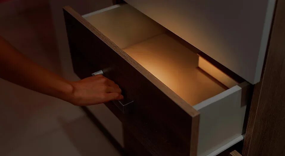 Yeelight sensor drawer light. Xiaomi yeelight charging sensor drawer light.
