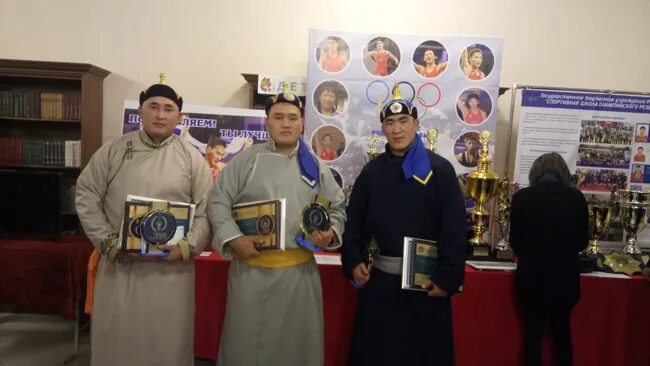 Глава чоон-хемчикского кожууна. Председатель администрации тоджинского кожууна республики тыва. Овюрский кожуун село хандагайты школа. Овюрский кожуун село хандагайты школа. Овюрский кожуун республики тыва.