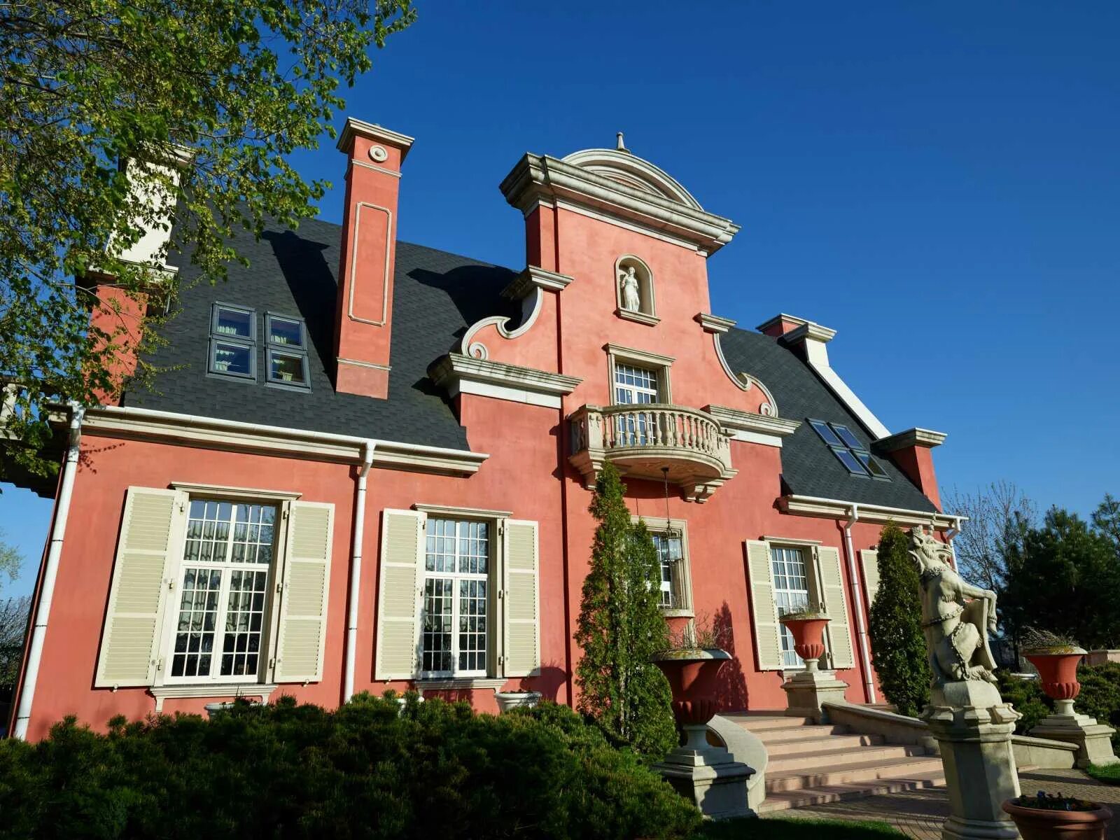 Олд хаус усть койсуг. Ресторан олд хаус ростов. Гостиница хотел холт хаус x. Береговая, 123. Old hotel.