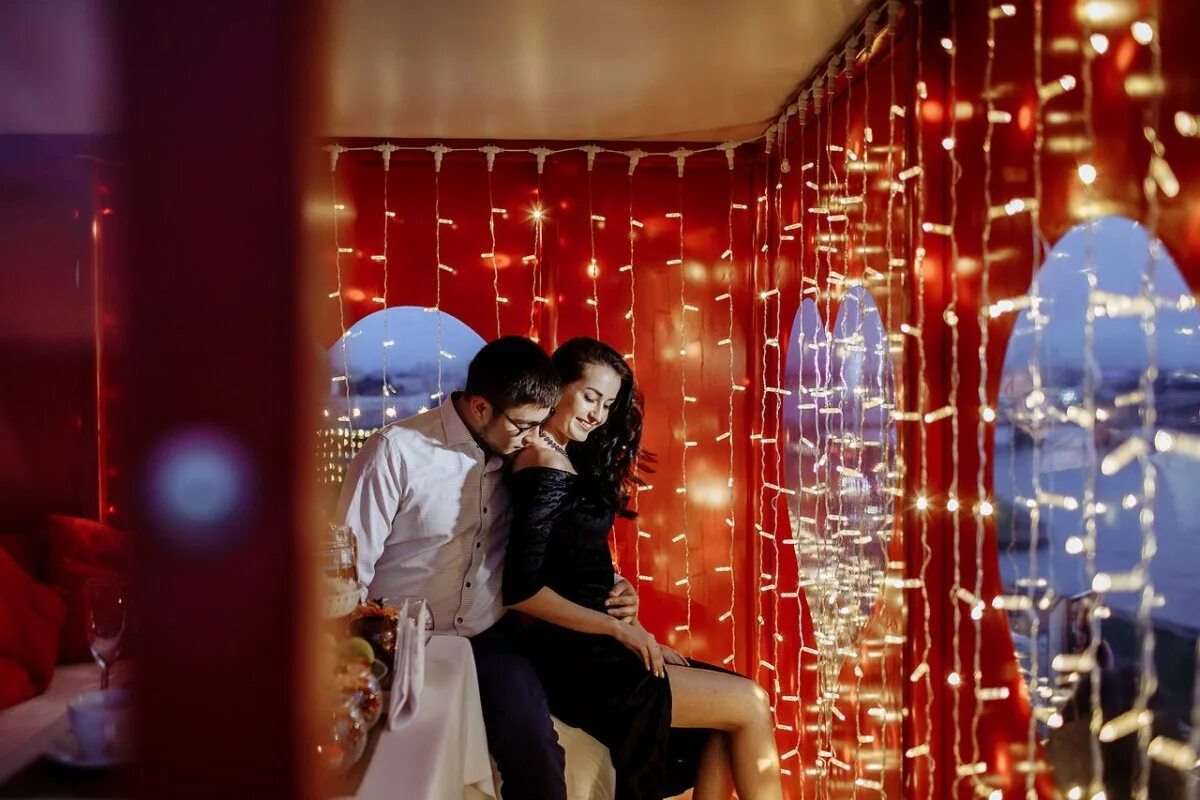 Место для свидания с девушкой в самаре. Романтическое свидание. Куда сходить на свидание в воронеже. Свадьба в мосаквариум. Свидание в отеле москва.