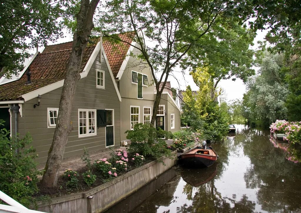 Г брук. Брук-ин-ватерланд. broek in waterland the netherlands. хейзен голландия. plaats нидерланды.