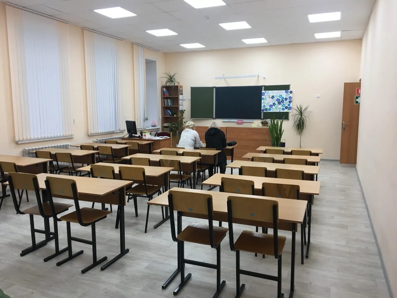 Школа номер 18 имени подольских курсантов подольск. Школа 17 брянск. Директор школы 34 бийск. Школа 34 брянск. Школа 34 ремонт.
