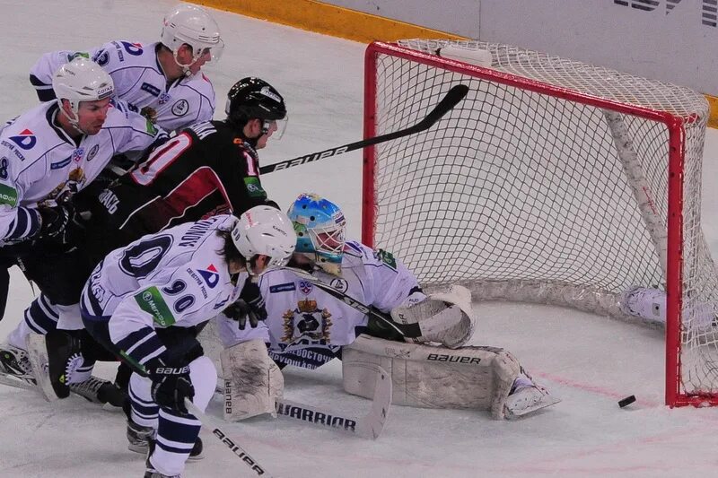 Хк авангард. Амур хабаровск матч. Кхл авангард. Авангард омск. Хабаровский амур.